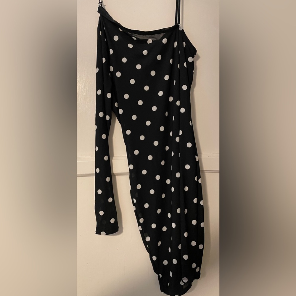 Material Girl One Shoulder Bodycon Polka Dot Dress Black & White size Medium NWT